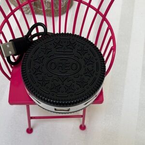 Oreo Cookie-Shaped USB Hub